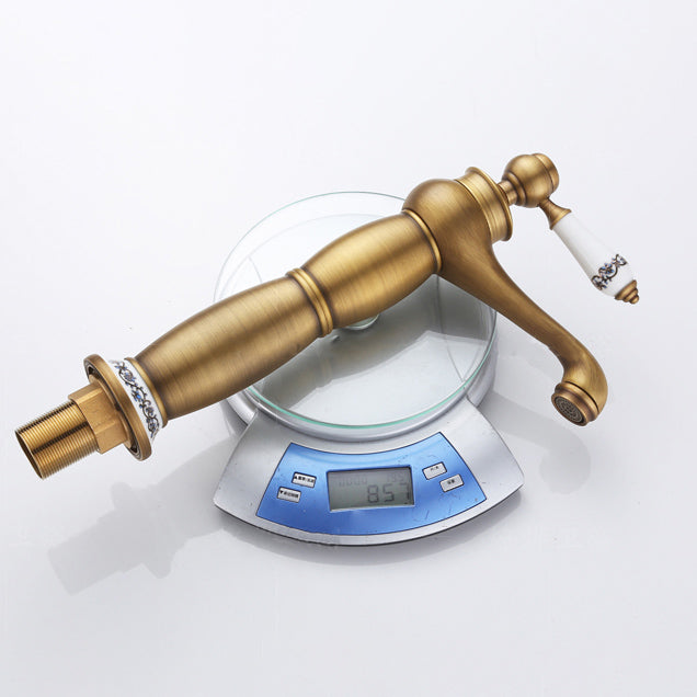 Country Wide Spread Bathroom Faucet Vintage Vanity Sink Faucet Clearhalo 'bathroom_sink_faucets' 'Conjunta de Baño y Conjunta de Grifo' 'Coronamiento de Baño y Dispositivo de Baño' 'Grifo del lavabo del baño' 'Hogar' 'home_improvement' 'home_improvement_bathroom_sink_faucets' 'Mejoras para el hogar' 7368836