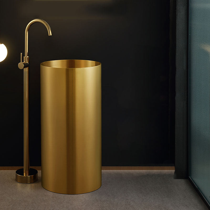 Contemporary Bathroom Sink with Faucet Round Metal Pedestal Bathroom Sink Gold Without Legs Sink with Faucet Clearhalo 'Bathroom Remodel & Bathroom Fixtures' 'Bathroom Sinks & Faucet Components' 'Bathroom Sinks' 'bathroom_sink' 'Home Improvement' 'home_improvement' 'home_improvement_bathroom_sink' 7376771