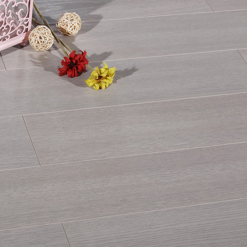 Laminate Flooring Wooden Click-clock Scratch Resistant Laminate Flooring Silver/Gray Clearhalo 'Flooring 'Home Improvement' 'home_improvement' 'home_improvement_laminate_flooring' 'Laminate Flooring' 'laminate_flooring' Walls and Ceiling' 7377717
