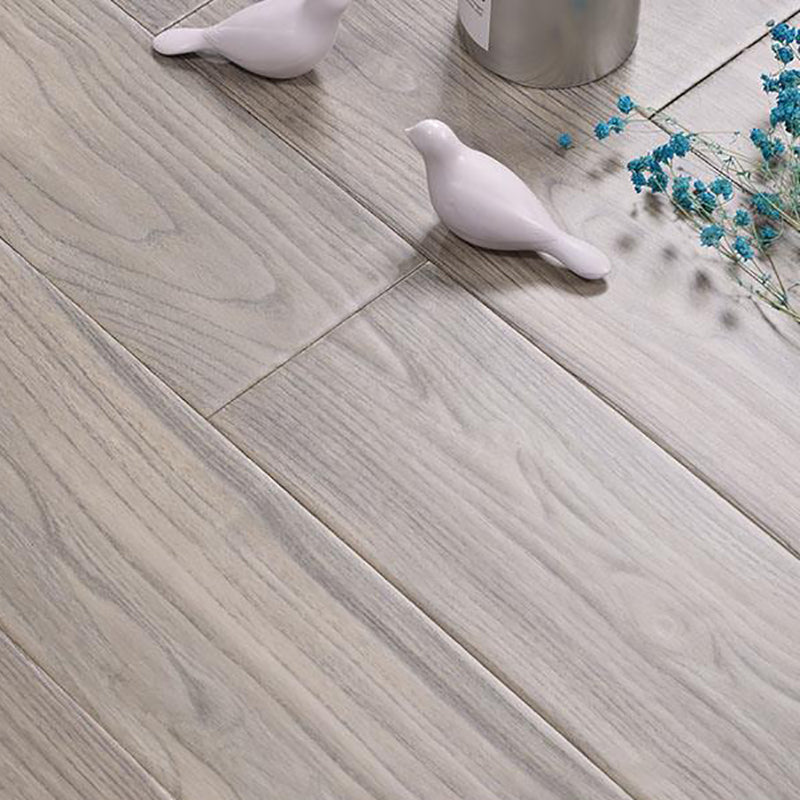 Modern Side Trim Piece Wire Brushed Click-Locking Wood Flooring Tiles Clearhalo 'Flooring 'Hardwood Flooring' 'hardwood_flooring' 'Home Improvement' 'home_improvement' 'home_improvement_hardwood_flooring' Walls and Ceiling' 7381098