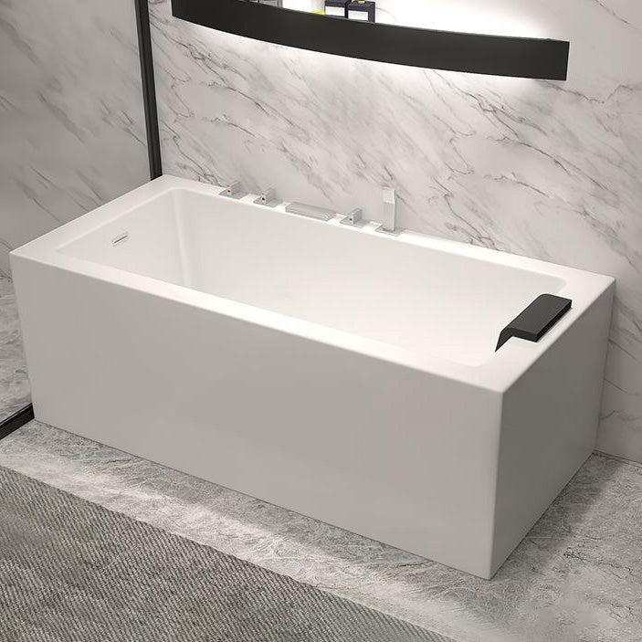 Modern Rectangular Bathtub Acrylic Soaking White Back to Wall Bathtub Left Clearhalo 'Bathroom Remodel & Bathroom Fixtures' 'Bathtubs' 'Home Improvement' 'home_improvement' 'home_improvement_bathtubs' 'Showers & Bathtubs' 7384485