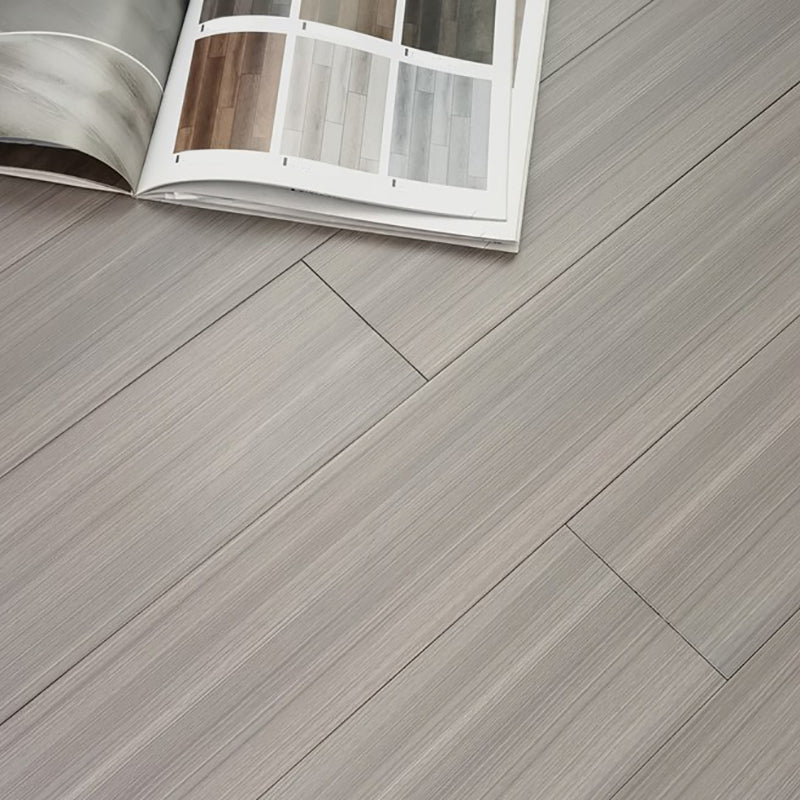 Traditional Plank Flooring Wire Brushed Waterproof Click-Locking Wood Tile Set Warm Gray Clearhalo 'Flooring 'Hardwood Flooring' 'hardwood_flooring' 'Home Improvement' 'home_improvement' 'home_improvement_hardwood_flooring' Walls and Ceiling' 7407614