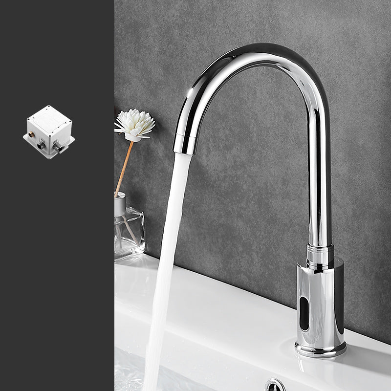 Modern Style Kitchen Faucet Gooseneck Touchless Kitchen Faucet Dc Box Clearhalo 'Home Improvement' 'home_improvement' 'home_improvement_kitchen_faucets' 'Kitchen Faucets' 'Kitchen Remodel & Kitchen Fixtures' 'Kitchen Sinks & Faucet Components' 'kitchen_faucets' 7420866