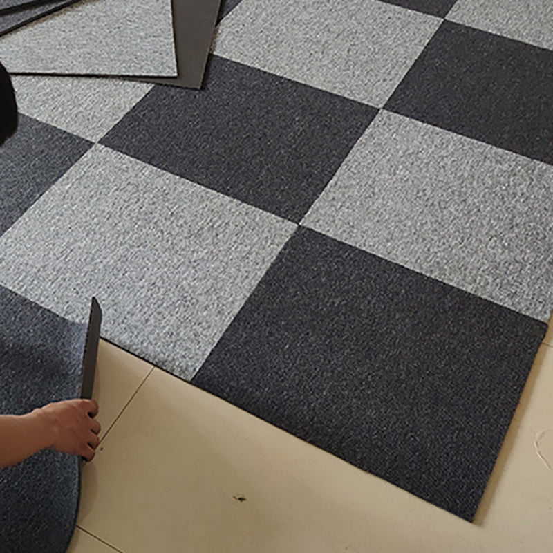 Modern Carpet Tiles Level Loop Glue Down Fade Resistant Carpet Tile Light Gray-Black 60-Piece Set Clearhalo 'Carpet Tiles & Carpet Squares' 'carpet_tiles_carpet_squares' 'Flooring 'Home Improvement' 'home_improvement' 'home_improvement_carpet_tiles_carpet_squares' Walls and Ceiling' 7423748