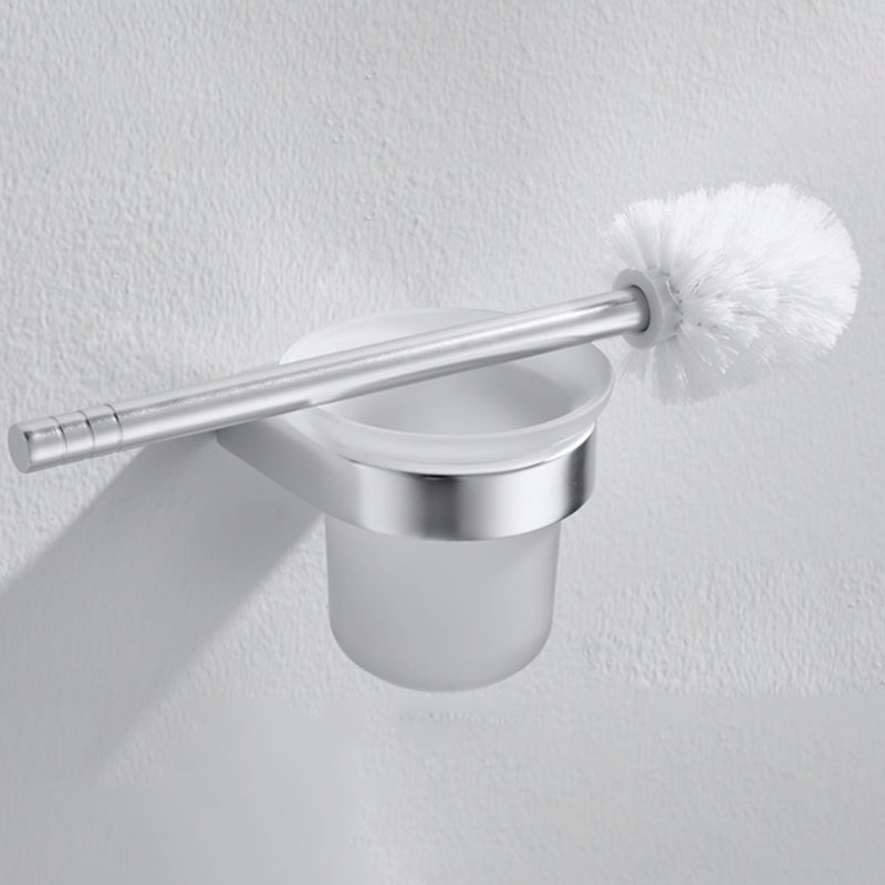 Silver Metal Bathroom Hardware Set 4 - Piece Bath Hardware Set Clearhalo 'Bathroom Hardware Sets' 'Bathroom Hardware' 'Bathroom Remodel & Bathroom Fixtures' 'bathroom_hardware_sets' 'Home Improvement' 'home_improvement' 'home_improvement_bathroom_hardware_sets' 7437909