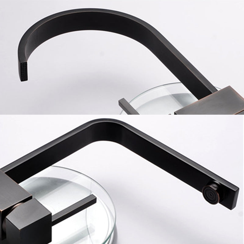 Traditional Single Level Kitchen Faucet Lead Free Standard Faucet Clearhalo 'Home Improvement' 'home_improvement' 'home_improvement_kitchen_faucets' 'Kitchen Faucets' 'Kitchen Remodel & Kitchen Fixtures' 'Kitchen Sinks & Faucet Components' 'kitchen_faucets' 7452794