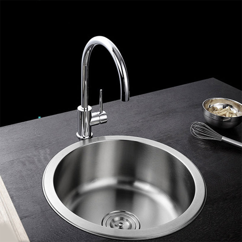 Contemporary Single Bowl Kitchen Sink Round Stainless Steel Sink with Drain Strainer Kit Clearhalo 'Home Improvement' 'home_improvement' 'home_improvement_kitchen_sinks' 'Kitchen Remodel & Kitchen Fixtures' 'Kitchen Sinks & Faucet Components' 'Kitchen Sinks' 'kitchen_sinks' 7465395