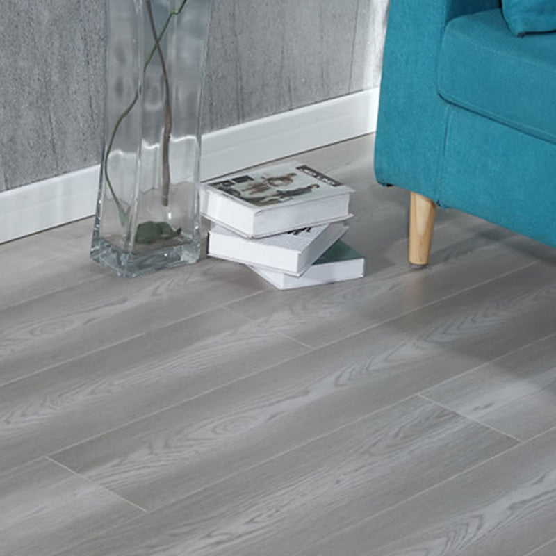 Traditional Wooden Wall Planks Solid Wood Click-Locking Wire Brushed Planks Silver Gray Clearhalo 'Flooring 'Hardwood Flooring' 'hardwood_flooring' 'Home Improvement' 'home_improvement' 'home_improvement_hardwood_flooring' Walls and Ceiling' 7467393