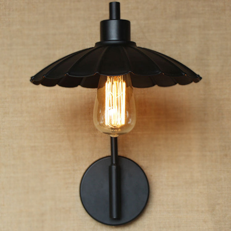 Scalloped Shade Bedside Sconce Wall Lighting Vintage Style Metallic 1 Light Black/Rust Wall Lamp with Curved Arm Clearhalo 'Art deco wall lights' 'Cast Iron' 'Glass' 'Industrial wall lights' 'Industrial' 'Middle century wall lights' 'Modern' 'Rustic wall lights' 'Tiffany' 'Traditional wall lights' 'Wall Lamps & Sconces' 'Wall Lights' Lighting' 758272