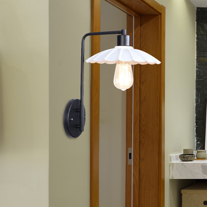 Scalloped Shade Bedside Sconce Wall Lighting Vintage Style Metallic 1 Light Black/Rust Wall Lamp with Curved Arm Clearhalo 'Art deco wall lights' 'Cast Iron' 'Glass' 'Industrial wall lights' 'Industrial' 'Middle century wall lights' 'Modern' 'Rustic wall lights' 'Tiffany' 'Traditional wall lights' 'Wall Lamps & Sconces' 'Wall Lights' Lighting' 758275