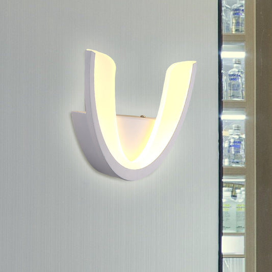 Geometric Wall Sconce Lighting Minimalist Acrylic LED White Wall Lamp in Warm/White Light Clearhalo 'Modern wall lights' 'Modern' 'Wall Lamps & Sconces' 'Wall Lights' Lighting' 767818