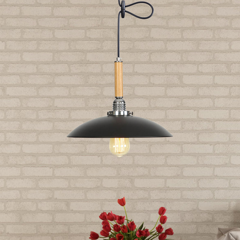 Metal Shallow Round Pendant Light with Hanging Cord Industrial Black Ceiling Light in Wood Clearhalo 'Art Deco Pendants' 'Black' 'Cast Iron' 'Ceiling Lights' 'Ceramic' 'Crystal' 'Industrial Pendants' 'Industrial' 'Metal' 'Middle Century Pendants' 'Pendant Lights' 'Pendants' 'Rustic Pendants' 'Tiffany' Lighting' 770733