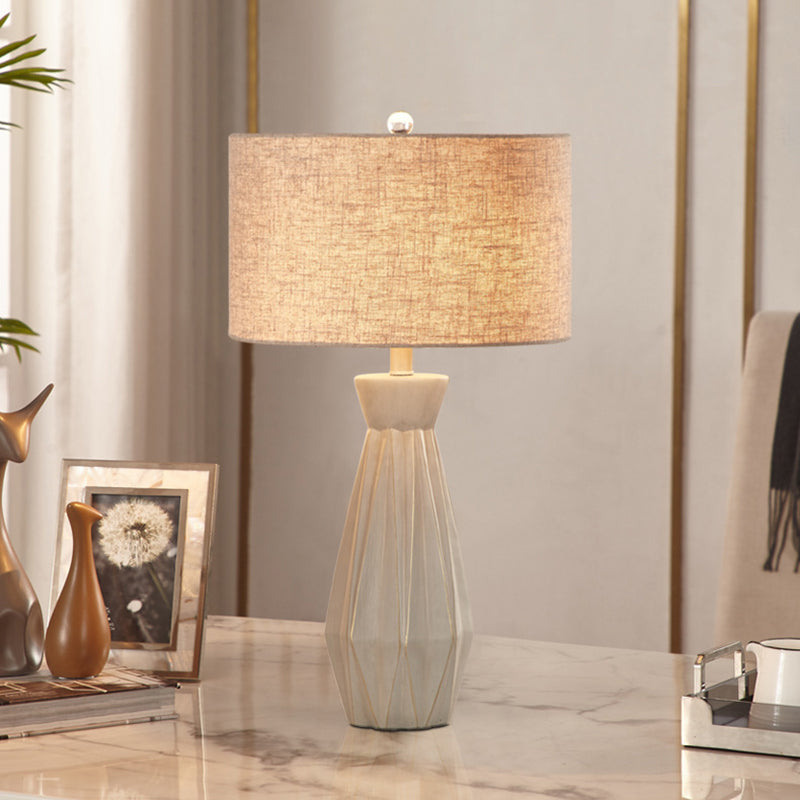 Countryside Vase Table Light Single Bulb Ceramic Night Lighting with White/Beige Round Shade Clearhalo 'Lamps' 'Table Lamps' Lighting' 786177