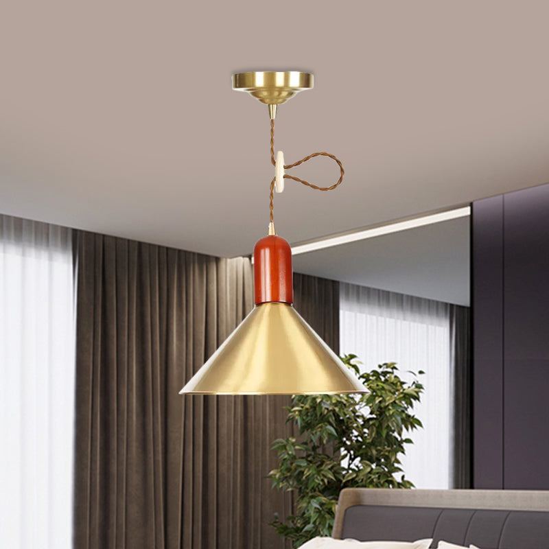 Gold Conical Pendant Ceiling Light Vintage Style 1 Light Living Room Extendable Hanging Lamp Clearhalo 'Art Deco Pendants' 'Cast Iron' 'Ceiling Lights' 'Ceramic' 'Crystal' 'Industrial Pendants' 'Industrial' 'Metal' 'Middle Century Pendants' 'Pendant Lights' 'Pendants' 'Tiffany' Lighting' 809272