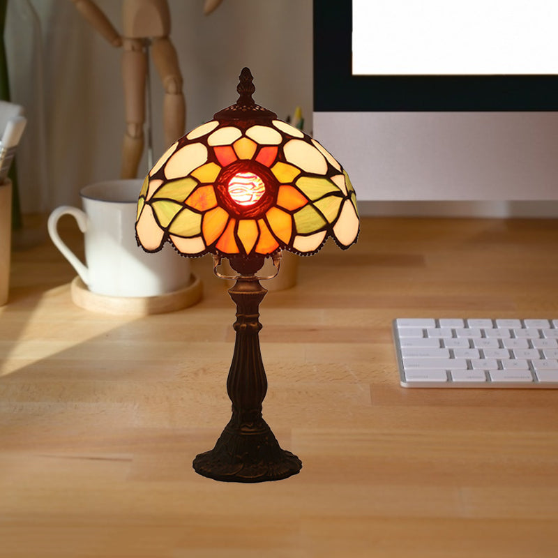 Stained Glass Dome Shaped Table Lamp Victorian 1-Light Bronze Night Lighting with Sunflower Pattern Bronze Clearhalo 'Lamps' 'Table Lamps' Lighting' 889910