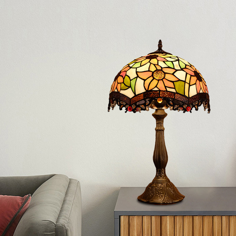 1-Light Scalloped Night Lamp Baroque Bronze Stained Art Glass Floral Patterned Nightstand Light for Bedroom Clearhalo 'Lamps' 'Table Lamps' Lighting' 894316