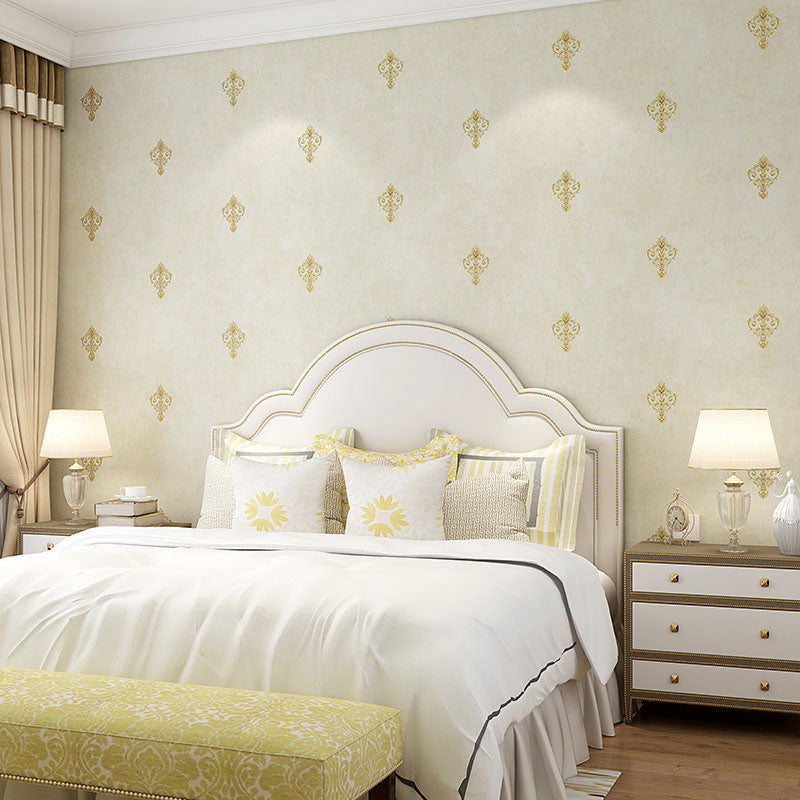 Living Room Wallpaper with Natural Color Floral Pattern, 33'L x 20.5"W, Non-Pasted Light Beige Clearhalo 'Vintage wall decor' 'Vintage' 'Wallpaper' Wall Decor' 896976