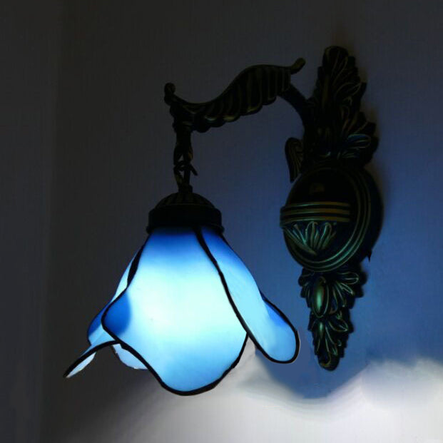 Clear/Pink/Light Blue/Dark Blue/Beige Petal Shade Wall Sconce Light Tiffany Style 1 Light Stained Glass Wall Lighting in Aged Brass Clearhalo 'Industrial' 'Middle century wall lights' 'Tiffany wall lights' 'Tiffany' 'Wall Lamps & Sconces' 'Wall Lights' Lighting' 89858