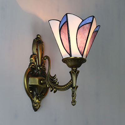 Tiffany Accent Wall Sconce Light with Cone Shade Stained Glass 1 Head Wall Lighting in Brass Brass Clearhalo 'Industrial' 'Middle century wall lights' 'Tiffany wall lights' 'Tiffany' 'Wall Lamps & Sconces' 'Wall Lights' Lighting' 91627
