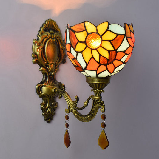 Handcrafted Stained Glass Brass Sconce Sunflower 1-Light Tiffany Wall Mount Light Fixture Clearhalo 'Art deco wall lights' 'Cast Iron' 'Glass' 'Industrial' 'Middle century wall lights' 'Modern' 'Tiffany wall lights' 'Tiffany' 'Traditional wall lights' 'Wall Lamps & Sconces' 'Wall Lights' Lighting' 916714