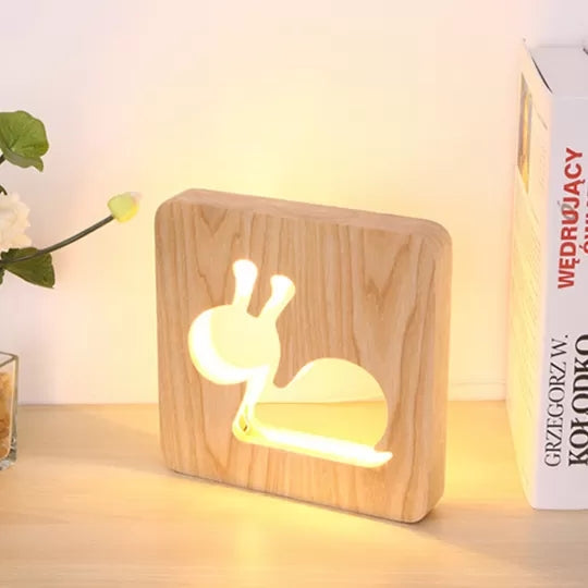 Simple Style Snail Desk Light Wood Beige Small Desk Lamp for Kid Bedroom Dormitory Clearhalo 'Lamps' 'Table Lamps' Lighting' 93064
