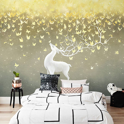 White and Gold Deer Wall Art Water-Resistant Mural Wallpaper for Living Room White-Gold Clearhalo 'Wall Decor' 'Wall Mural' 965027