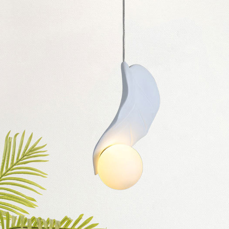 Leaf Shape Pendulum Light Macaroon Resin White/Green LED Suspension Lamp in White/Warm Light for Bedside White Clearhalo 'Ceiling Lights' 'Modern Pendants' 'Modern' 'Pendant Lights' 'Pendants' Lighting' 983301